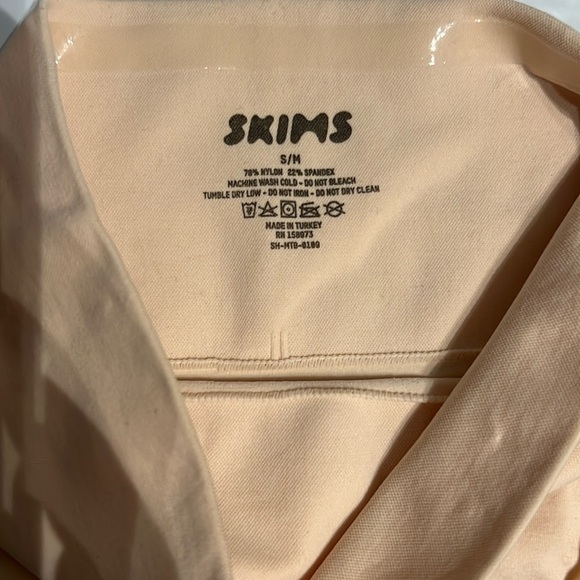 NWOT SKIMS Everyday Shaping Panties - Brief Size: S/M - Picture 2 of 5